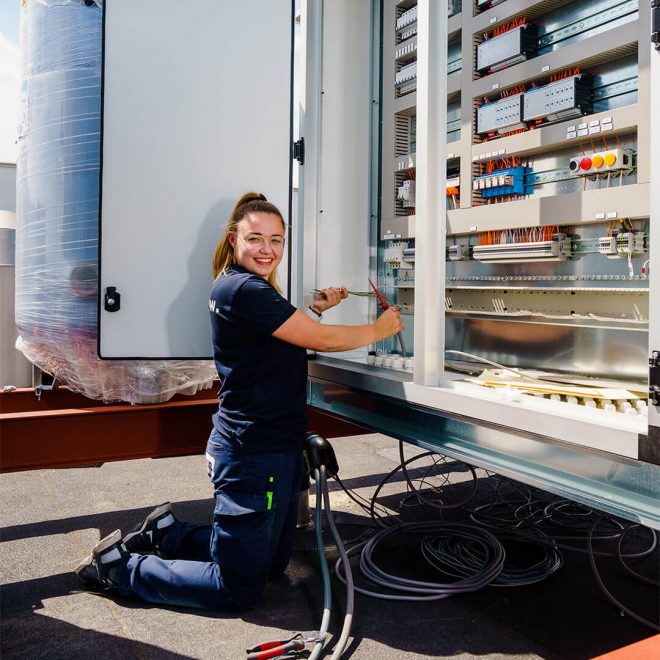 Techniek_Vrouw_Lara_Warmtebouw